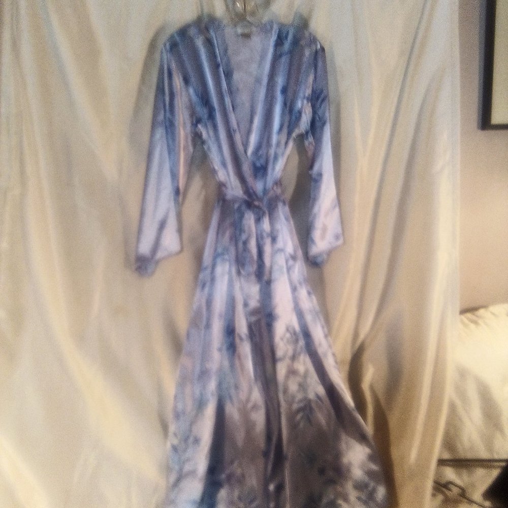 Full Length "Jones New York" Robe Size SM